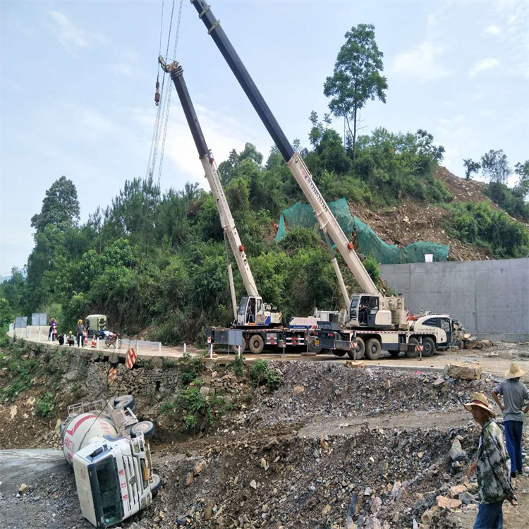会山镇汽车掉沟里叫吊车救援要多少钱