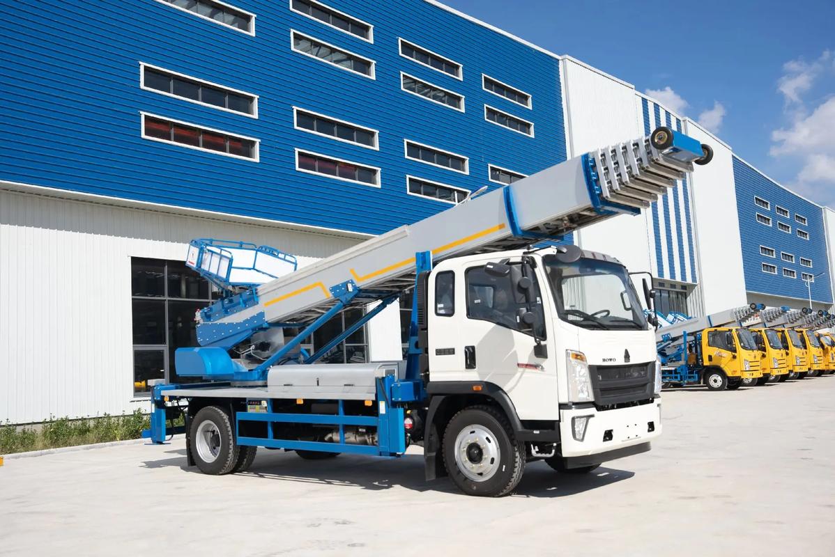 会山镇出租云梯车高空作业车 建筑垃圾搬运